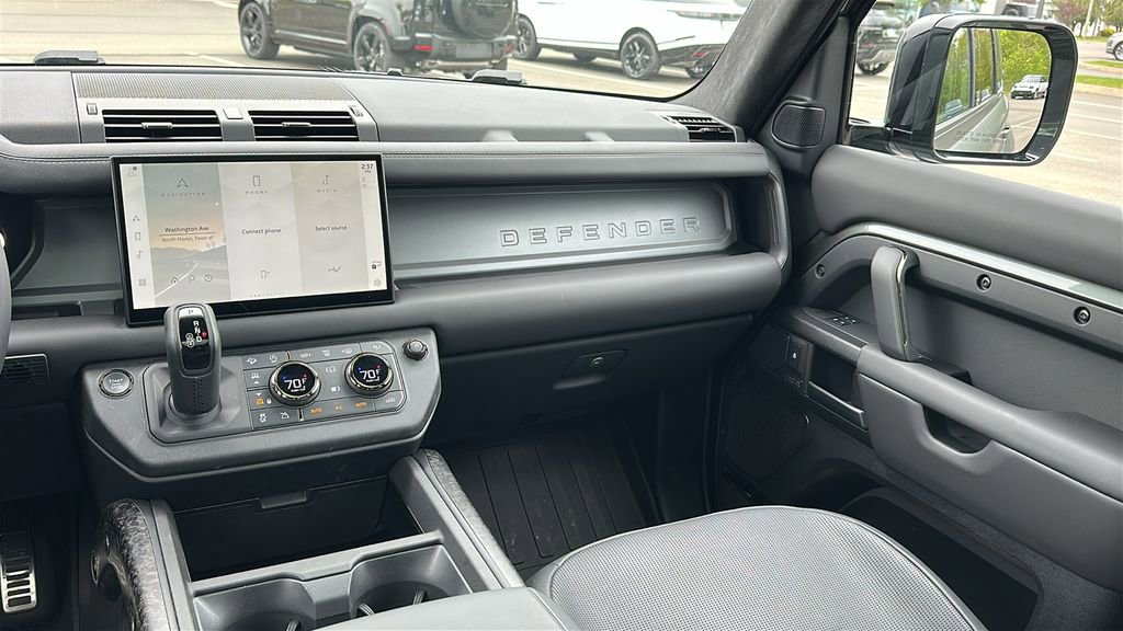 Certified 2025 Land Rover Defender 110 AWD/4WD image 27