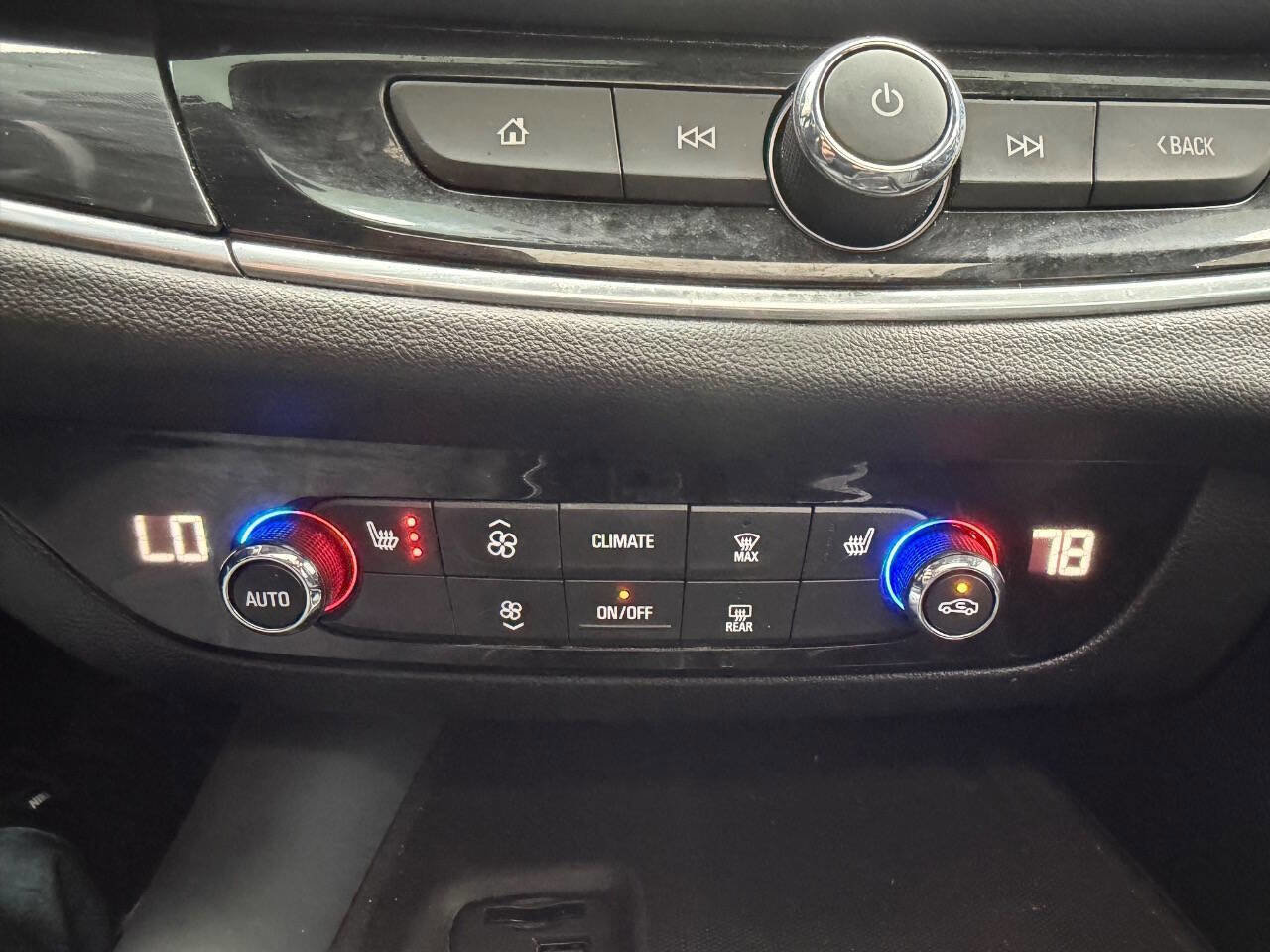 Used 2020 Buick Enclave Essence AWD/4WD image 72