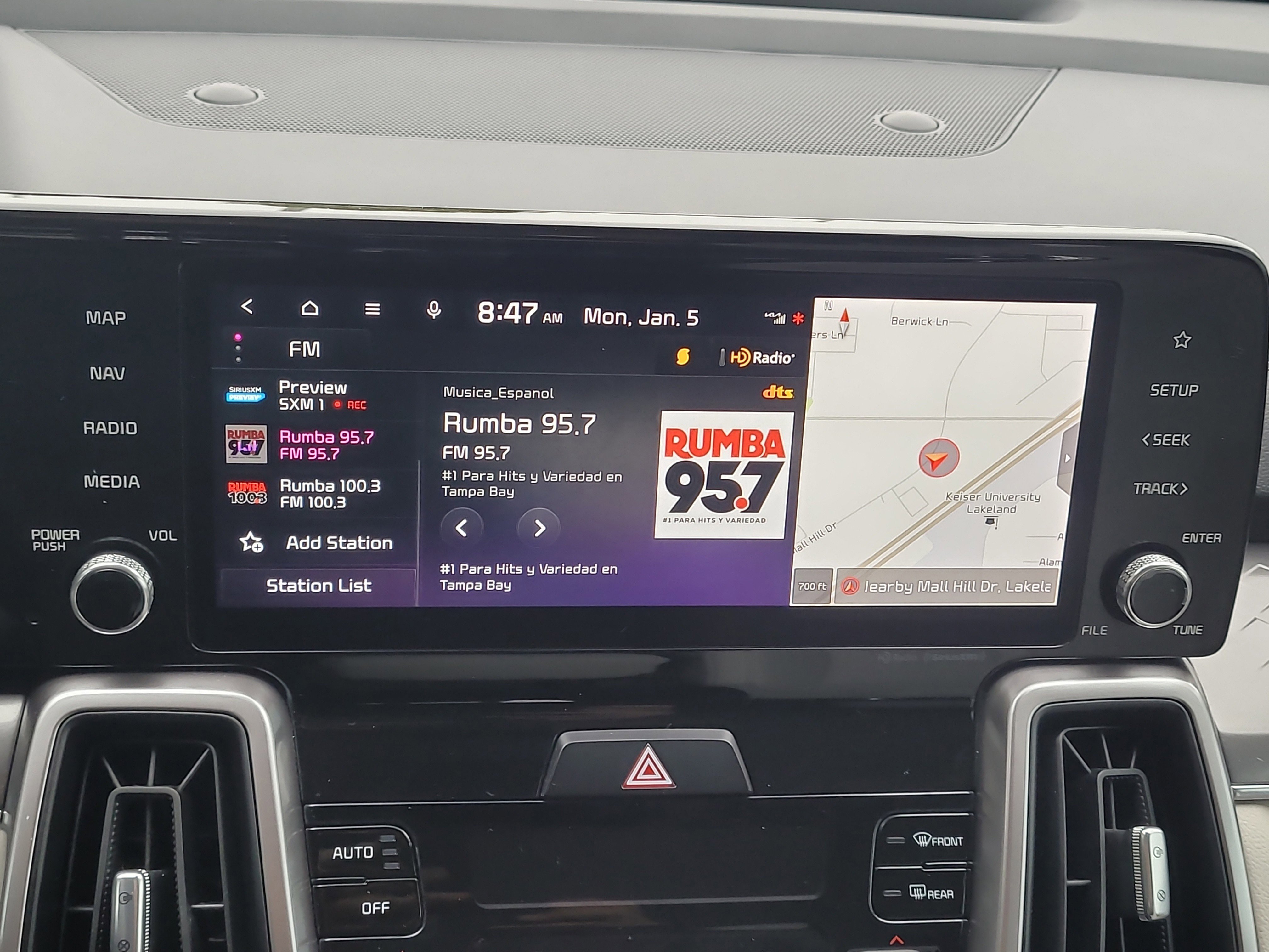 Used 2023 Kia Sorento S image 24