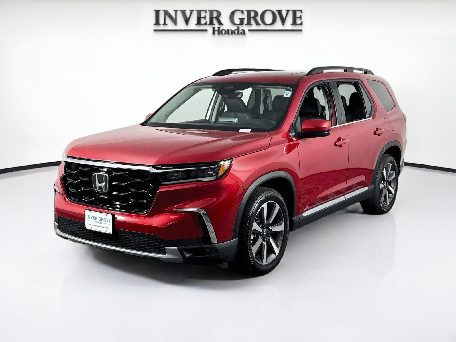 Certified 2024 Honda Pilot Touring image 1