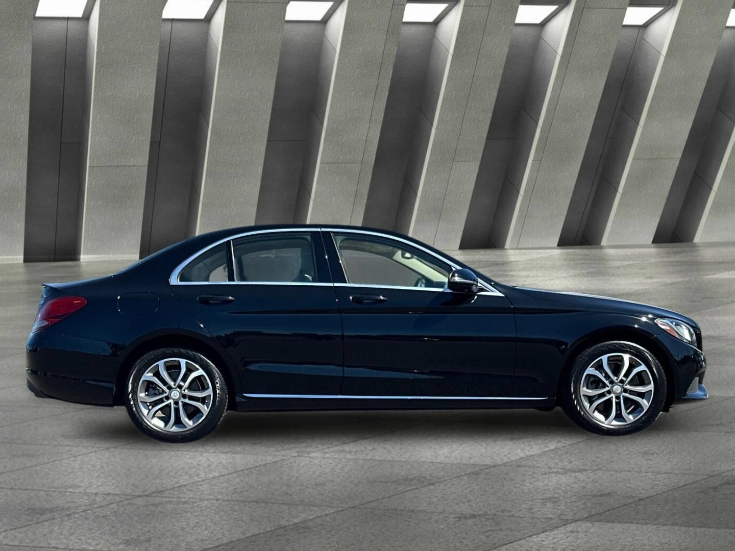 Used 2016 Mercedes-Benz C 300 4MATIC Sedan image 3