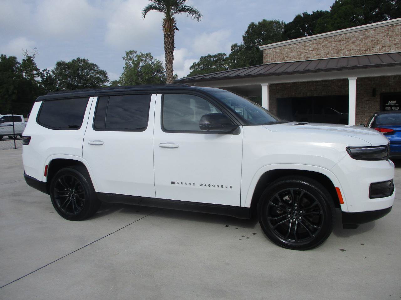 Used 2024 Jeep Grand Wagoneer Series II Obsidian w/ Quick Order Packagew 28T AWD/4WD image 15