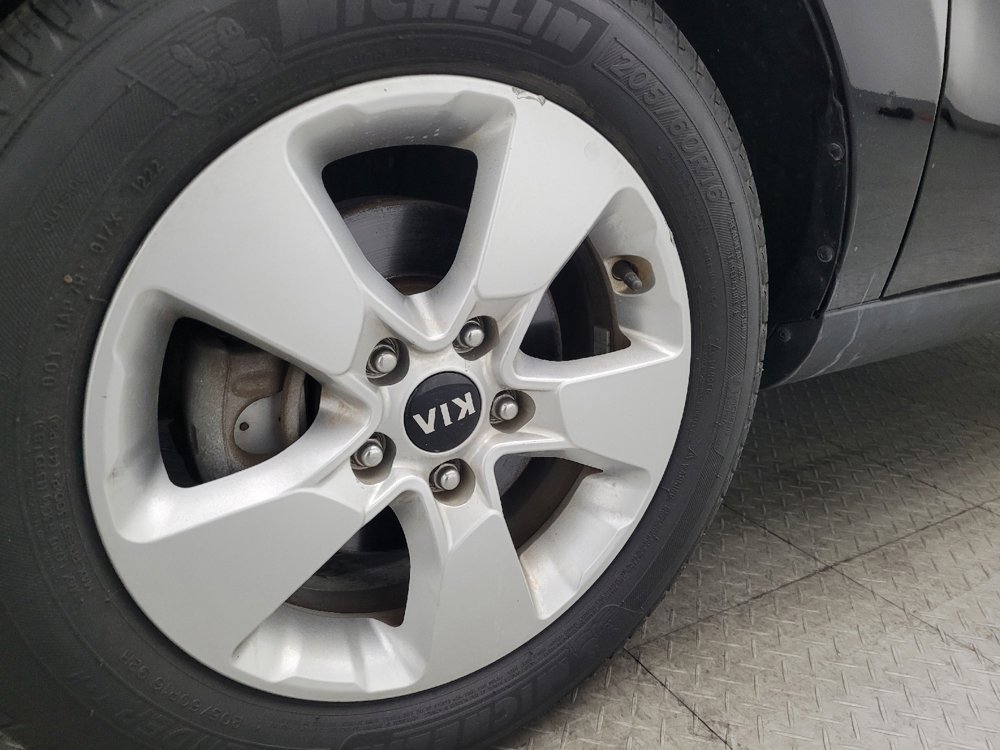 Used 2019 Kia Soul image 31