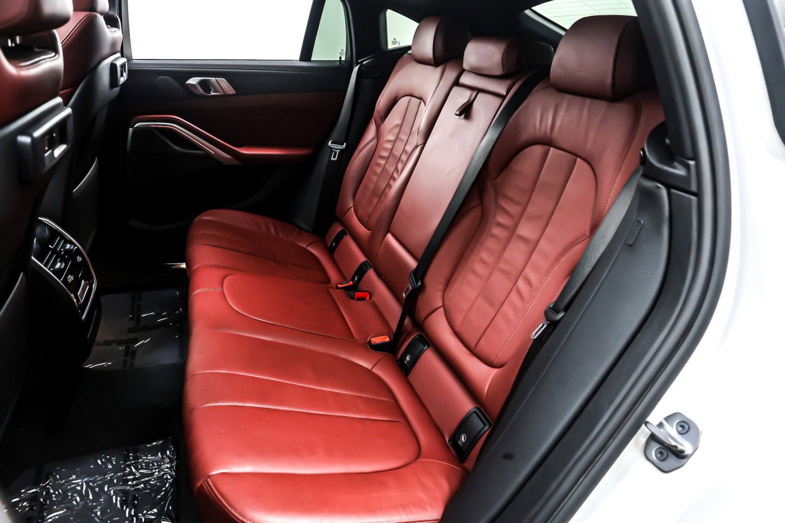 Used 2021 BMW X6 xDrive40i w/ Premium Package image 8