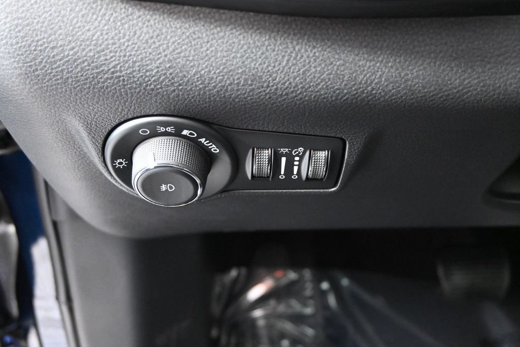 New 2026 Jeep Compass Trailhawk w/ Sun, Sound & Navigation Group AWD/4WD image 23