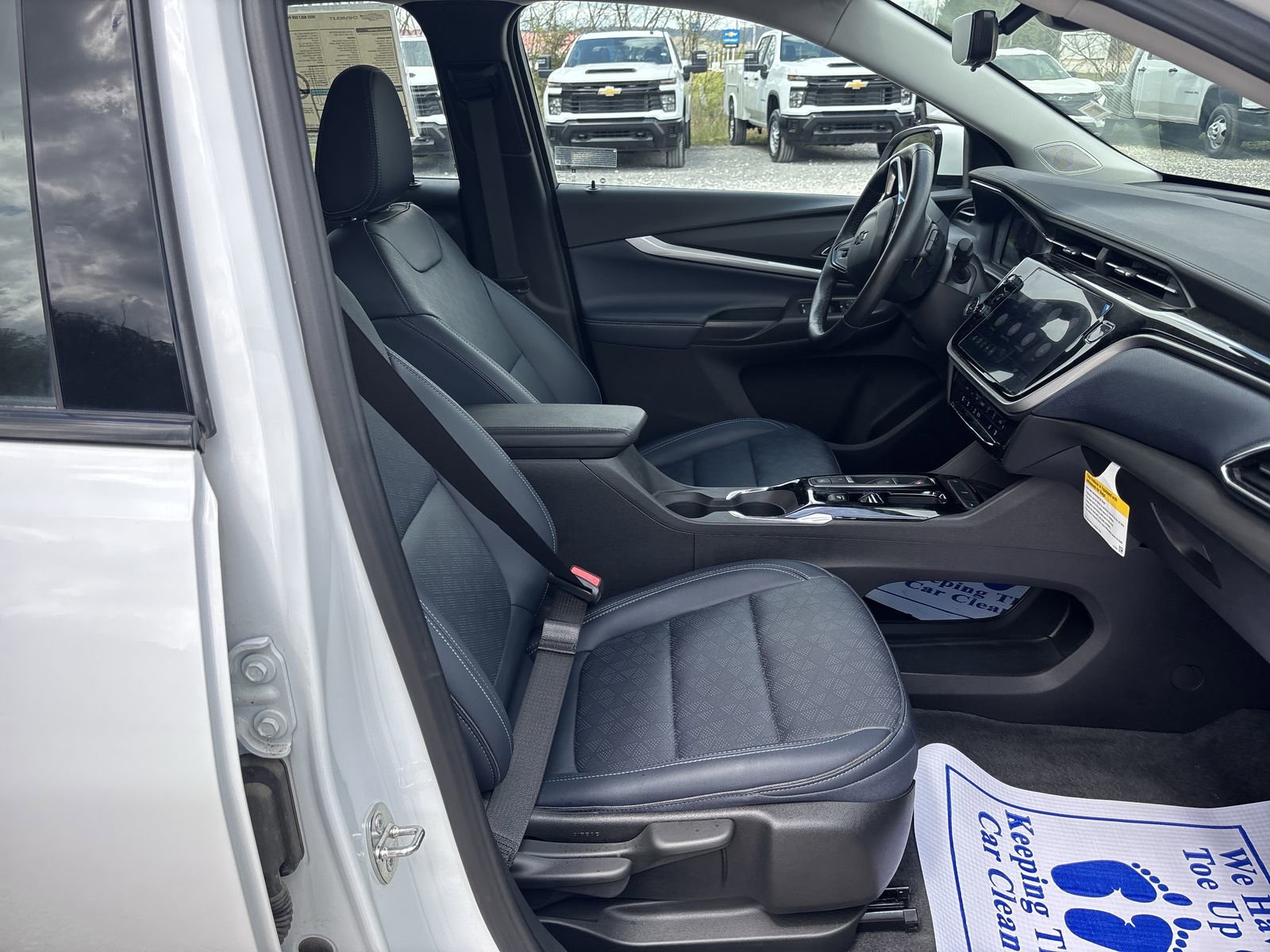 Used 2022 Chevrolet Bolt EUV Premier FWD image 26
