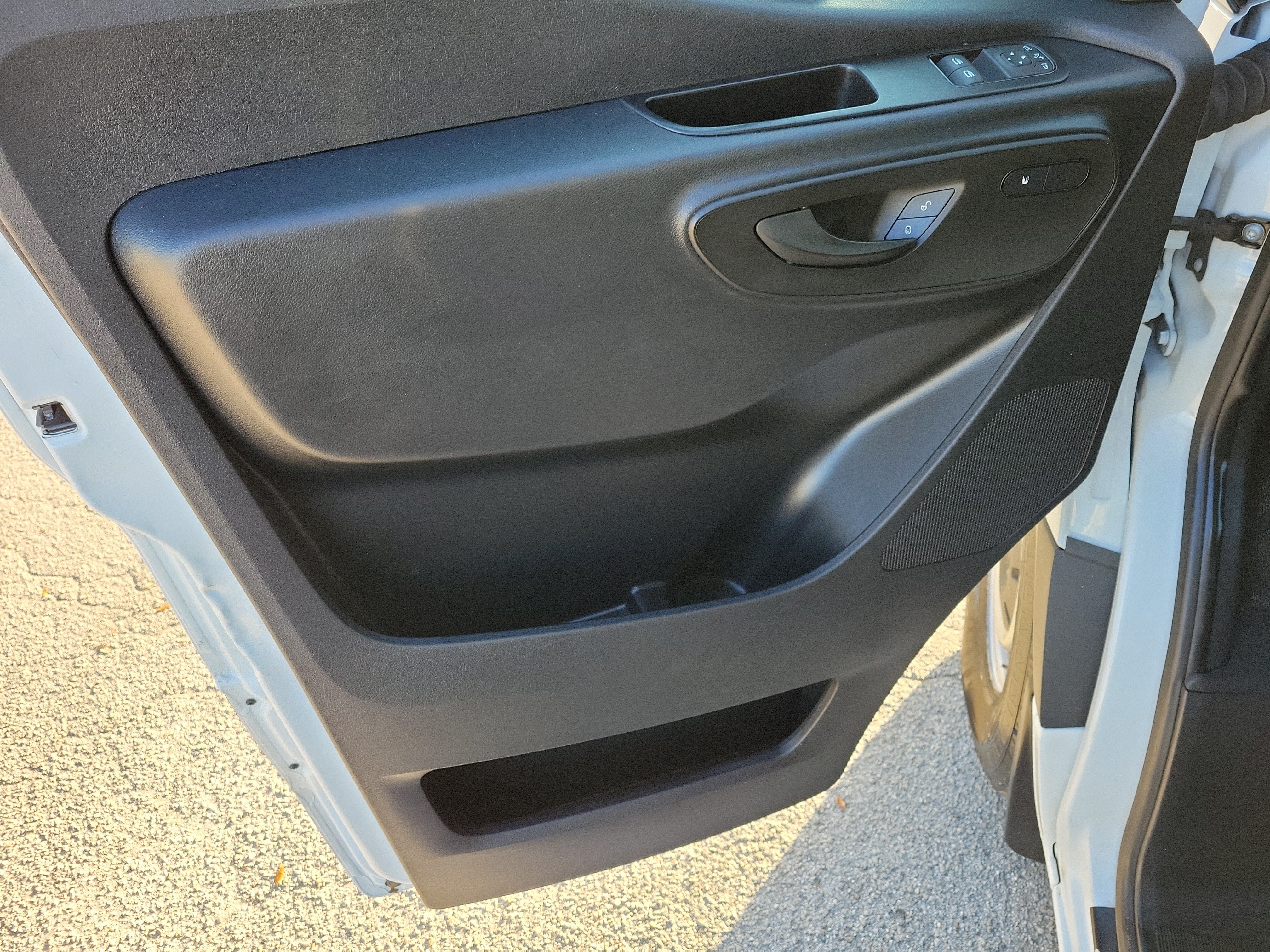 Used 2025 Mercedes-Benz Sprinter 2500 image 23