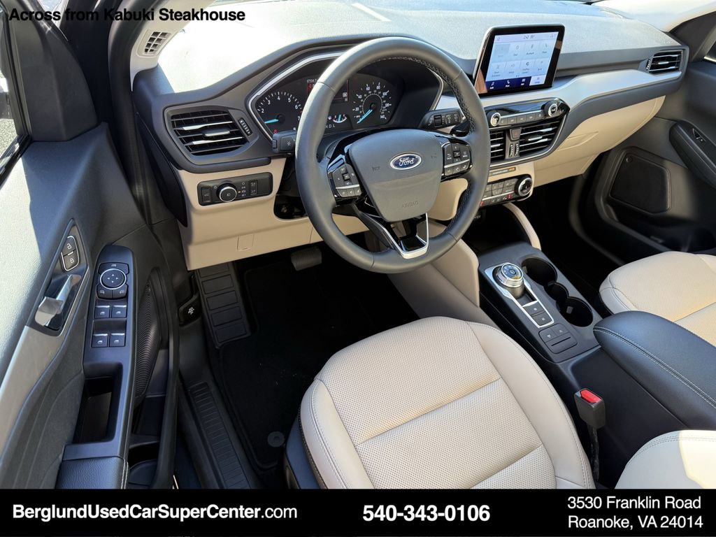 Used 2022 Ford Escape SEL image 15
