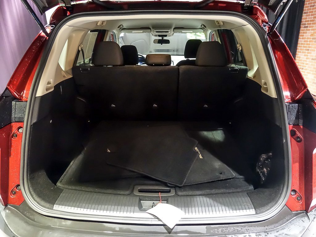 Used 2023 Nissan Rogue S image 27