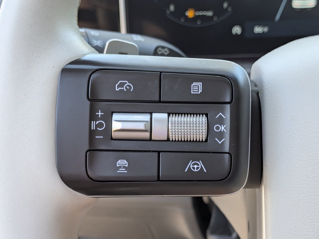 Used 2024 Hyundai Santa Fe Calligraphy FWD image 25