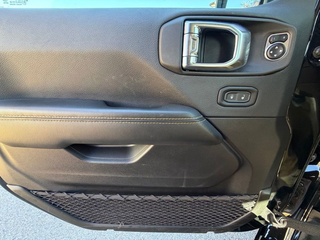 Certified 2025 Jeep Wrangler Unlimited Sahara w/ Safety Group image 31