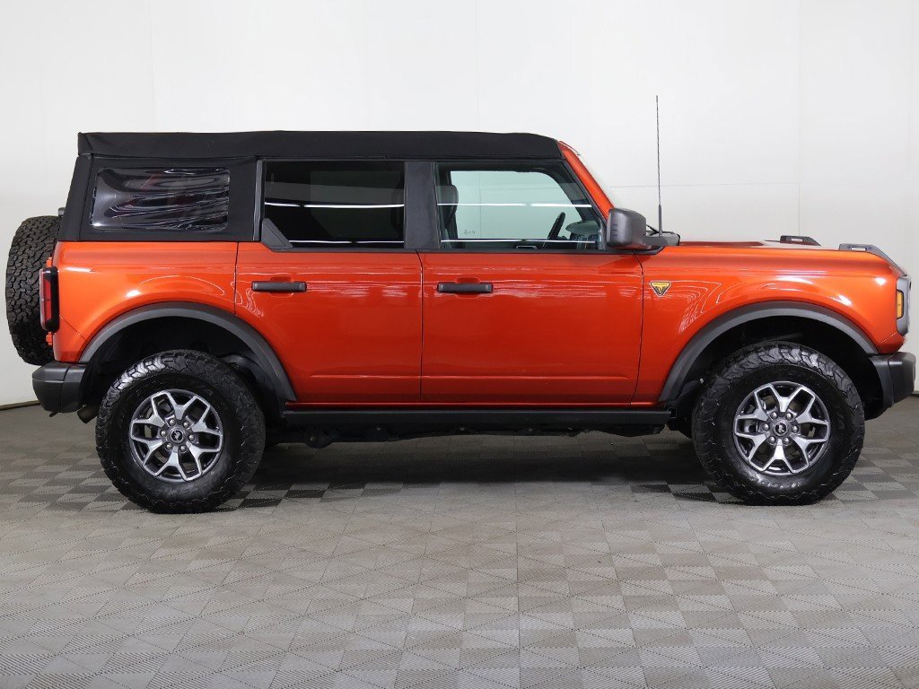 Used 2023 Ford Bronco Badlands image 15