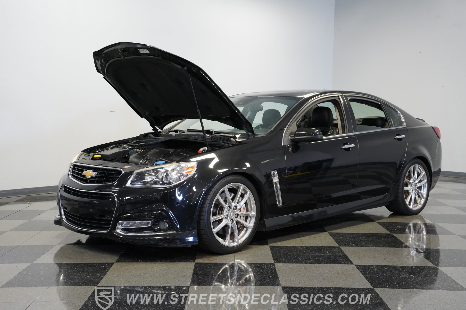 Used 2014 Chevrolet SS RWD image 32