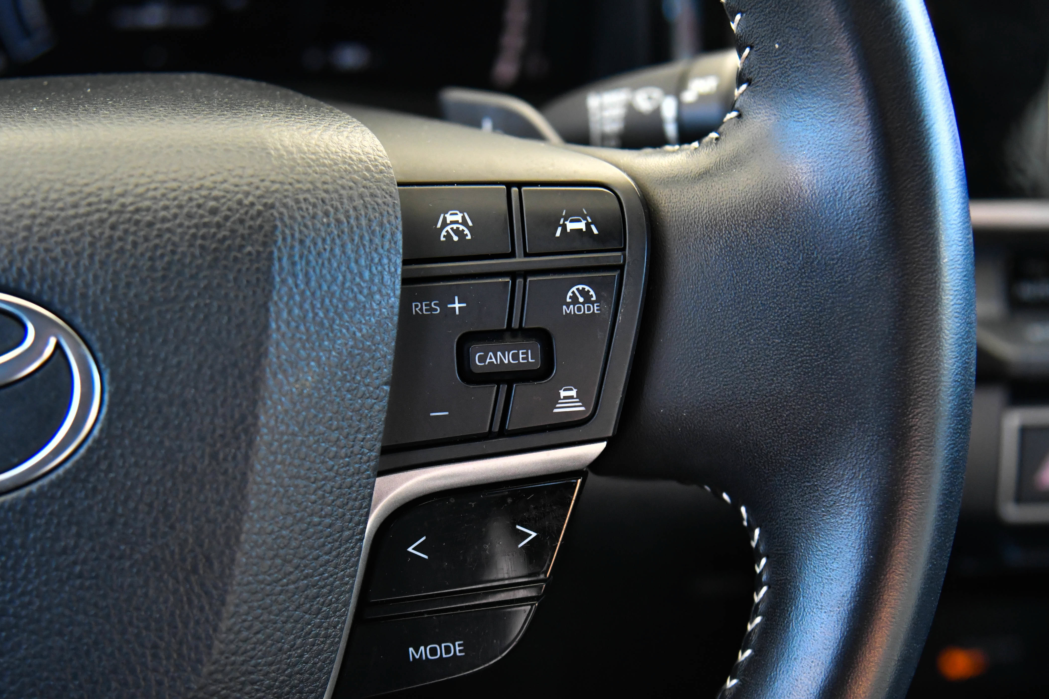 Used 2025 Toyota Camry SE FWD image 33