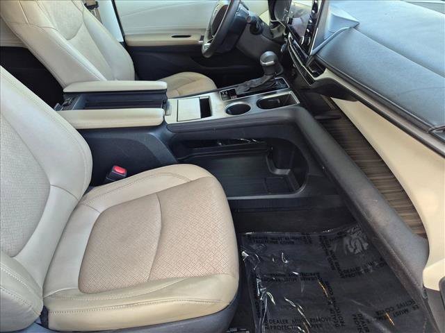 Used 2021 Toyota Sienna Limited FWD image 22