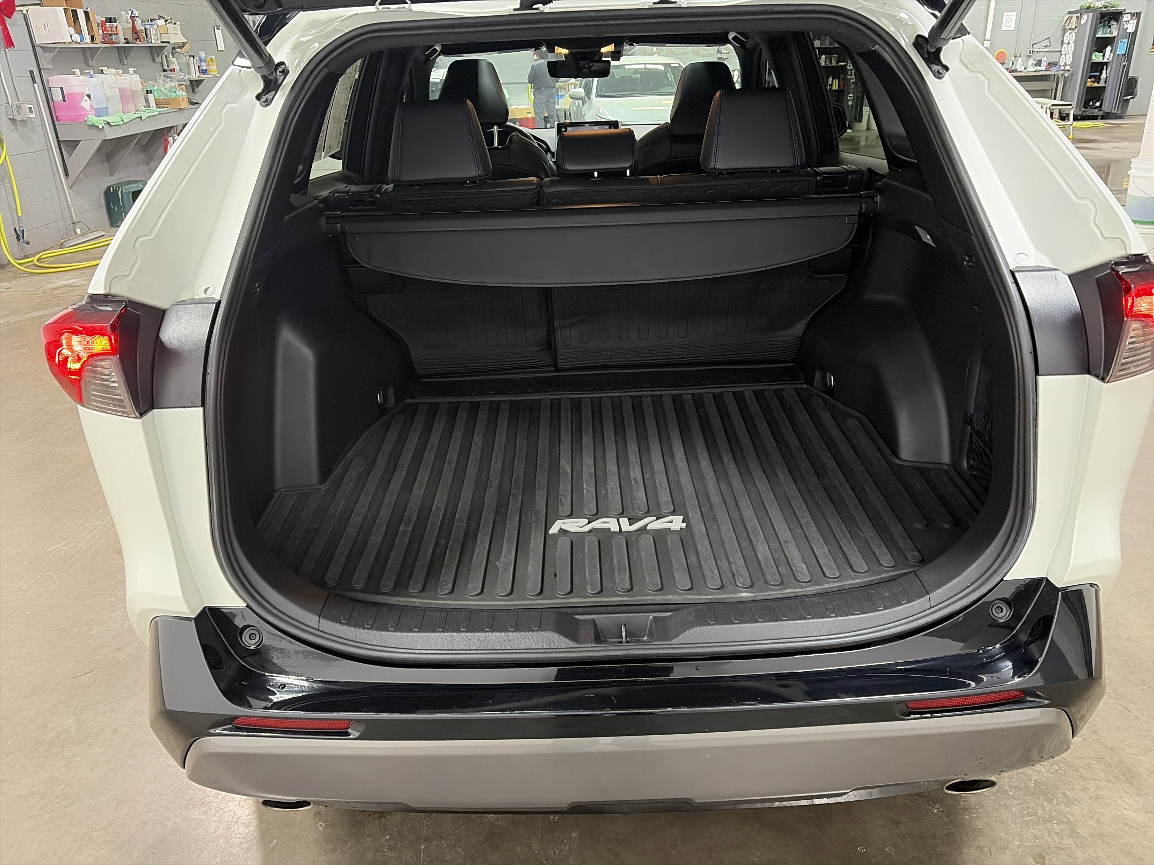 Used 2021 Toyota RAV4 XSE w/ XSE Grade Weather Package image 30