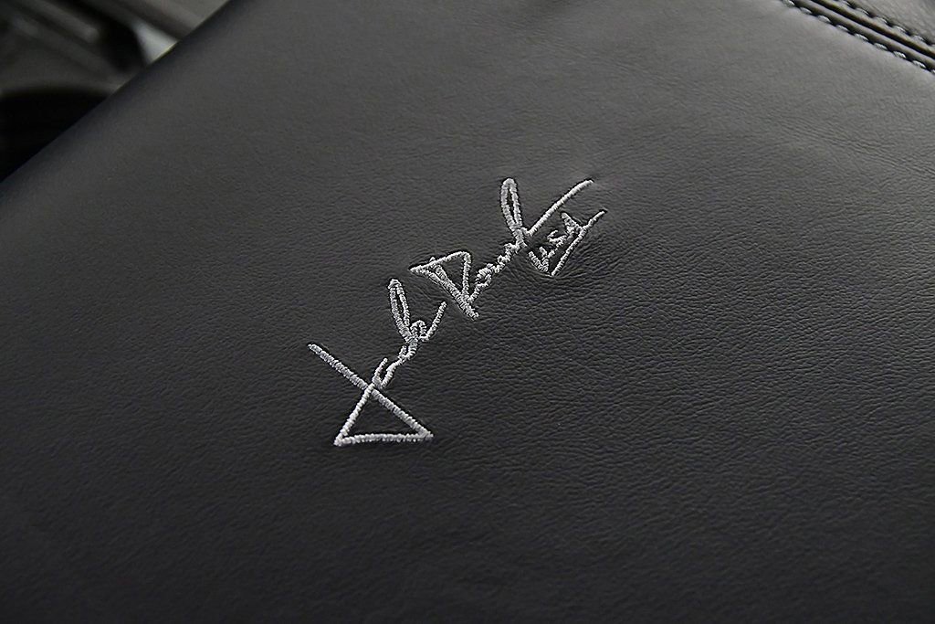 New 2026 Ford F250 Lariat w/ Black Appearance Package image 27