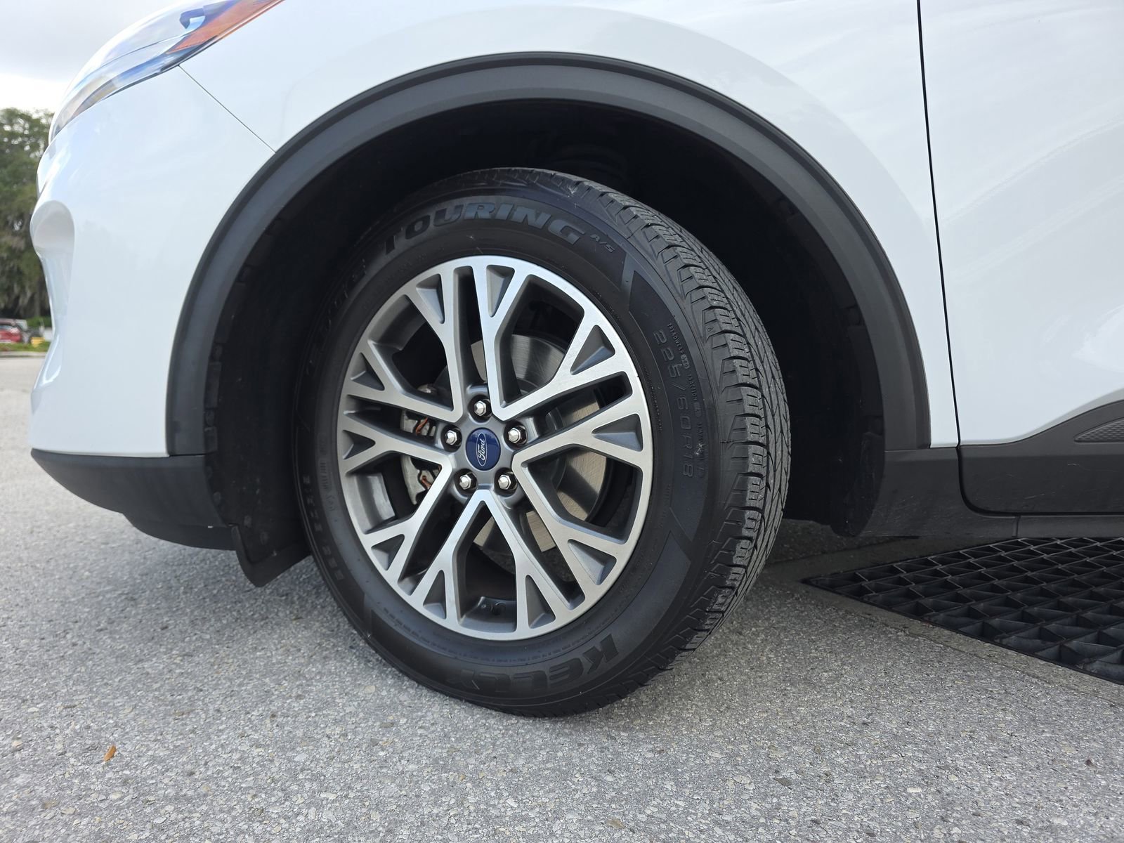 Used 2022 Ford Escape SEL image 32