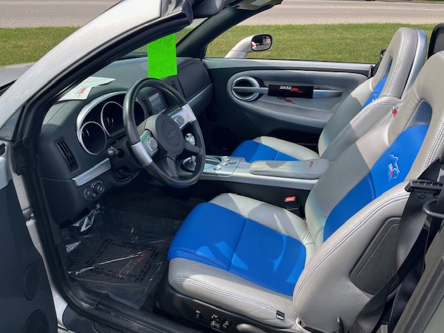 Used 2004 Chevrolet SSR w/ Preferred Equipment Group image 8