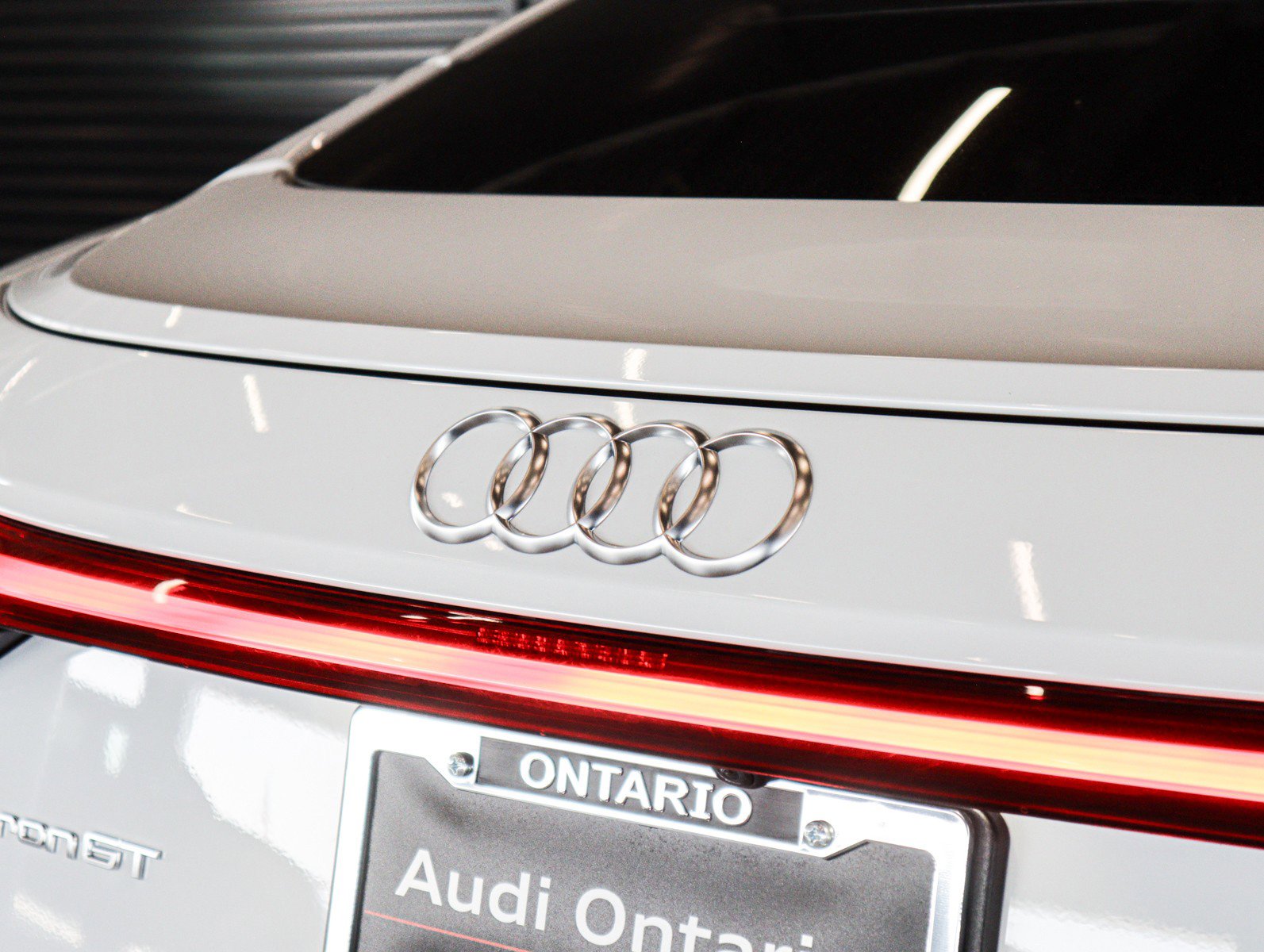 Used 2023 Audi e-tron GT Prestige w/ Prestige Package AWD/4WD image 28