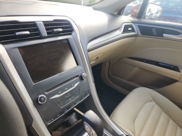 Used 2015 Ford Fusion SE image 5