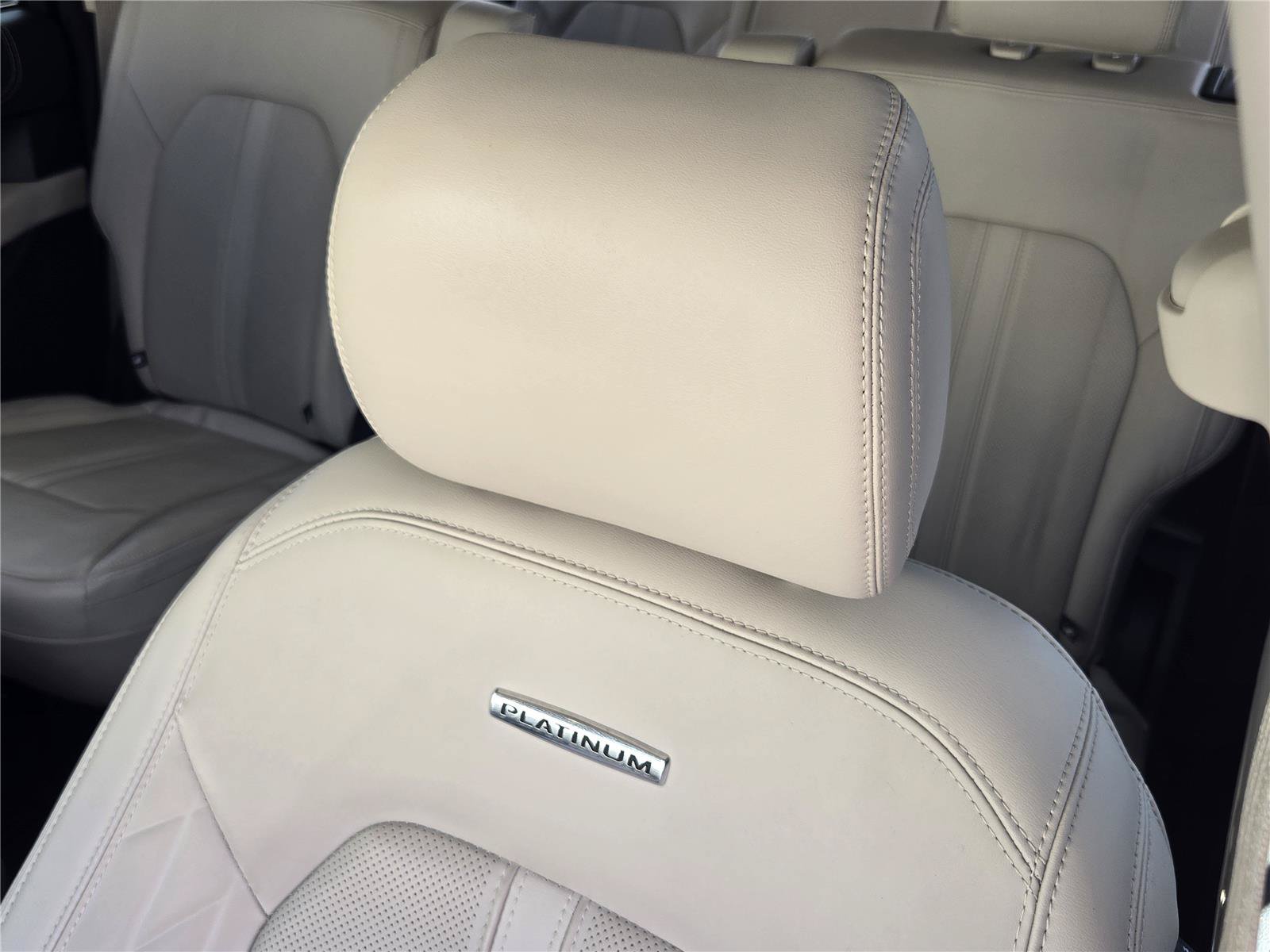 Used 2022 Ford Expedition Max Platinum RWD image 23