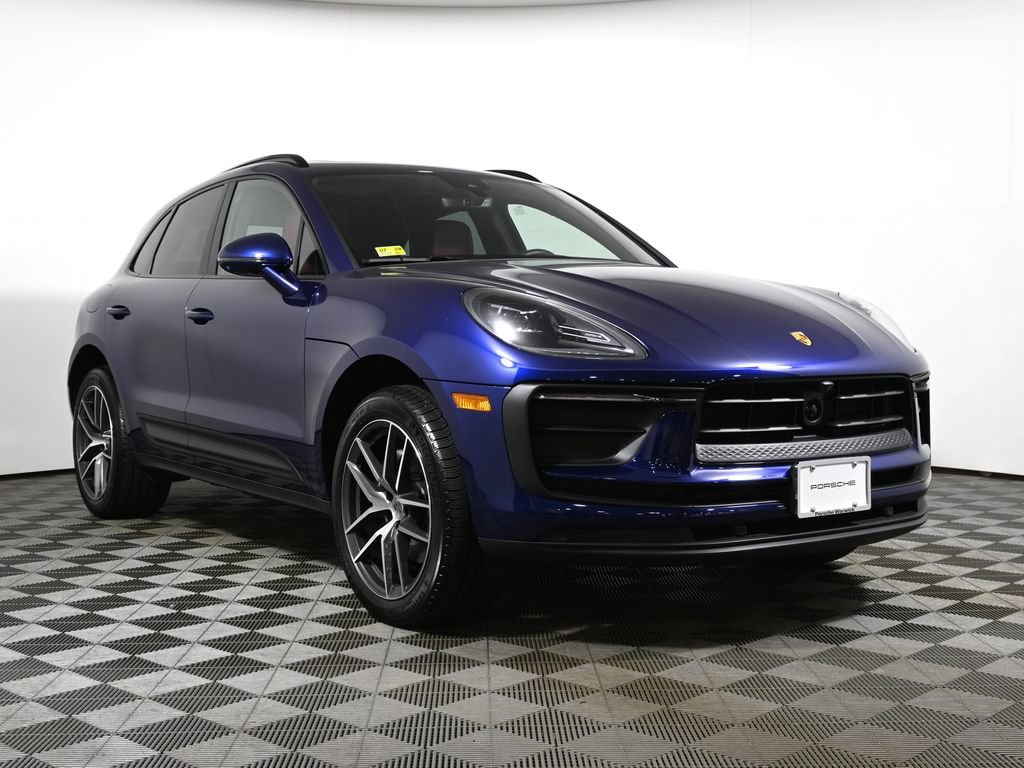 Used 2026 Porsche Macan AWD/4WD image 9