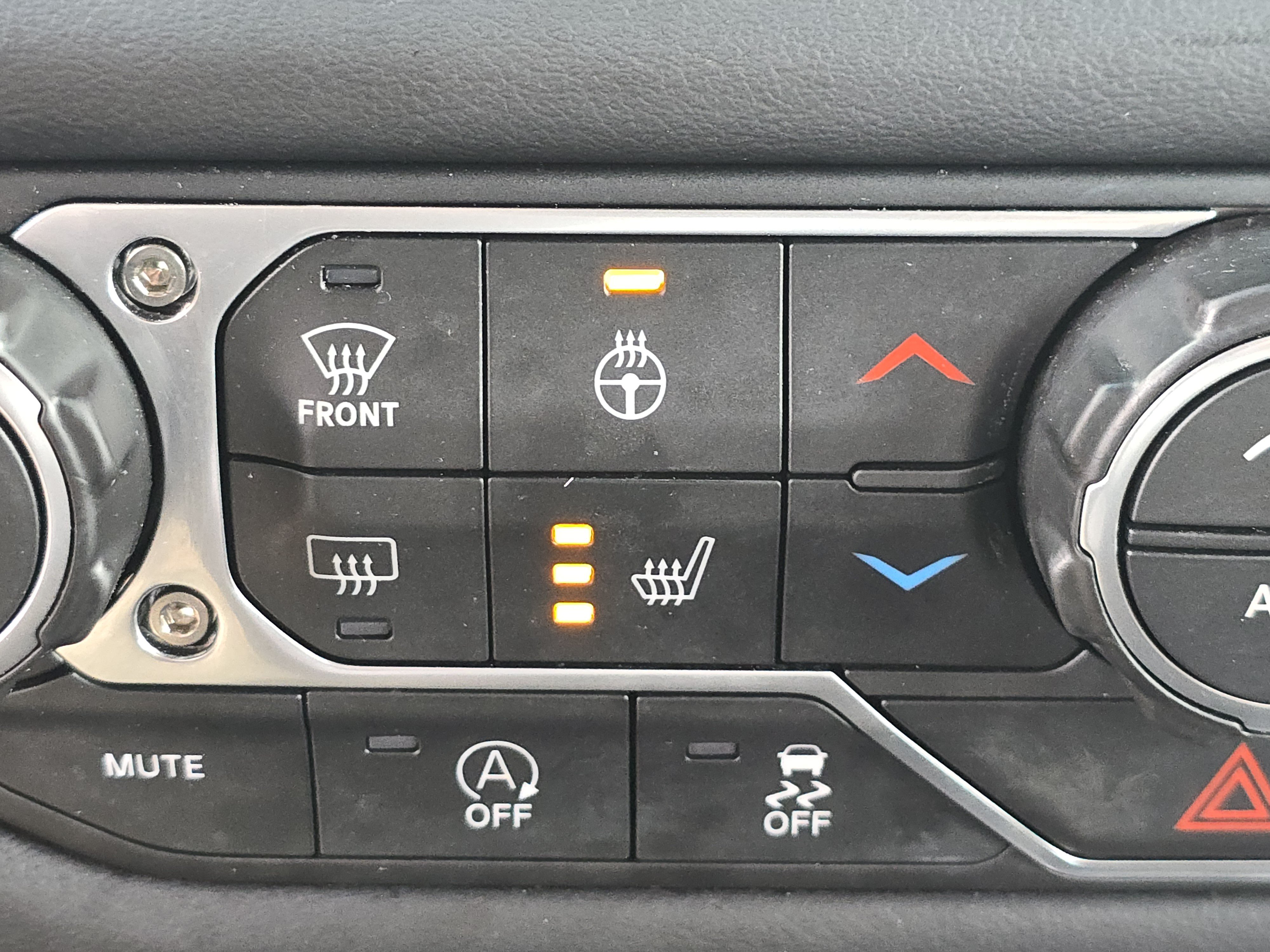 Used 2026 Jeep Wrangler Unlimited Sahara AWD/4WD image 11