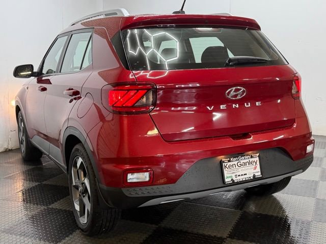Certified 2024 Hyundai Venue SEL image 10