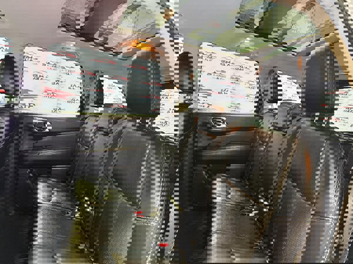 Used 2020 Nissan Pathfinder Platinum FWD image 39