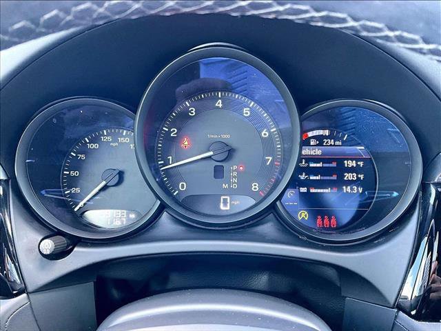 Used 2023 Porsche Macan AWD/4WD image 22