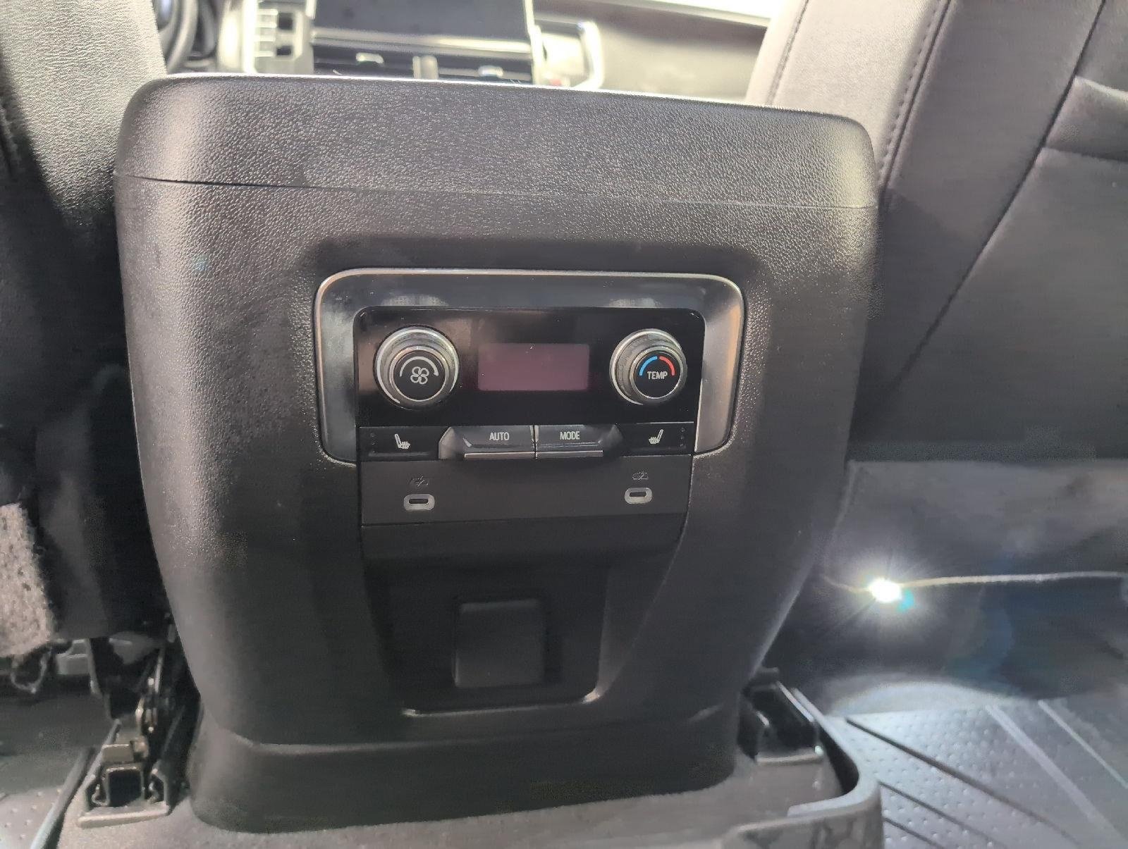 Used 2024 Chevrolet Tahoe Z71 w/ Luxury Package AWD/4WD image 22