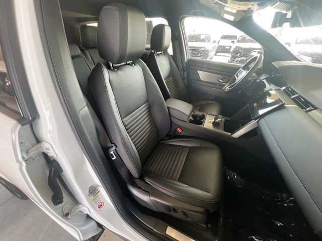 Used 2025 Land Rover Discovery Sport Dynamic SE image 30