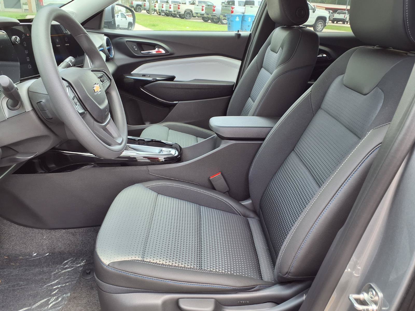 New 2026 Chevrolet Trax LT FWD image 12