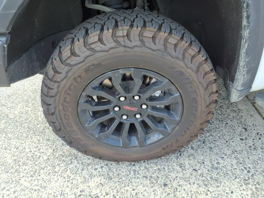 Used 2023 GMC Sierra 1500 AT4X image 10