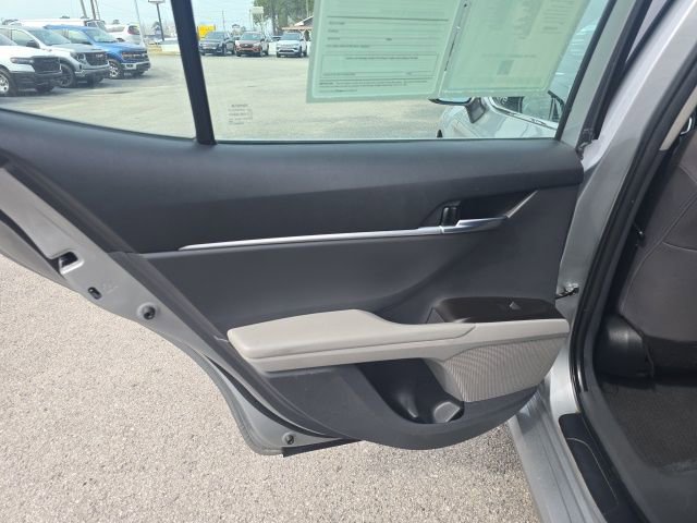 Used 2023 Toyota Camry LE image 31