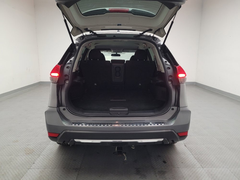 Used 2017 Nissan Rogue SV w/ Midnight Edition Package image 29