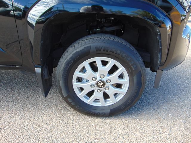 Used 2025 Toyota Tacoma SR5 AWD/4WD image 27