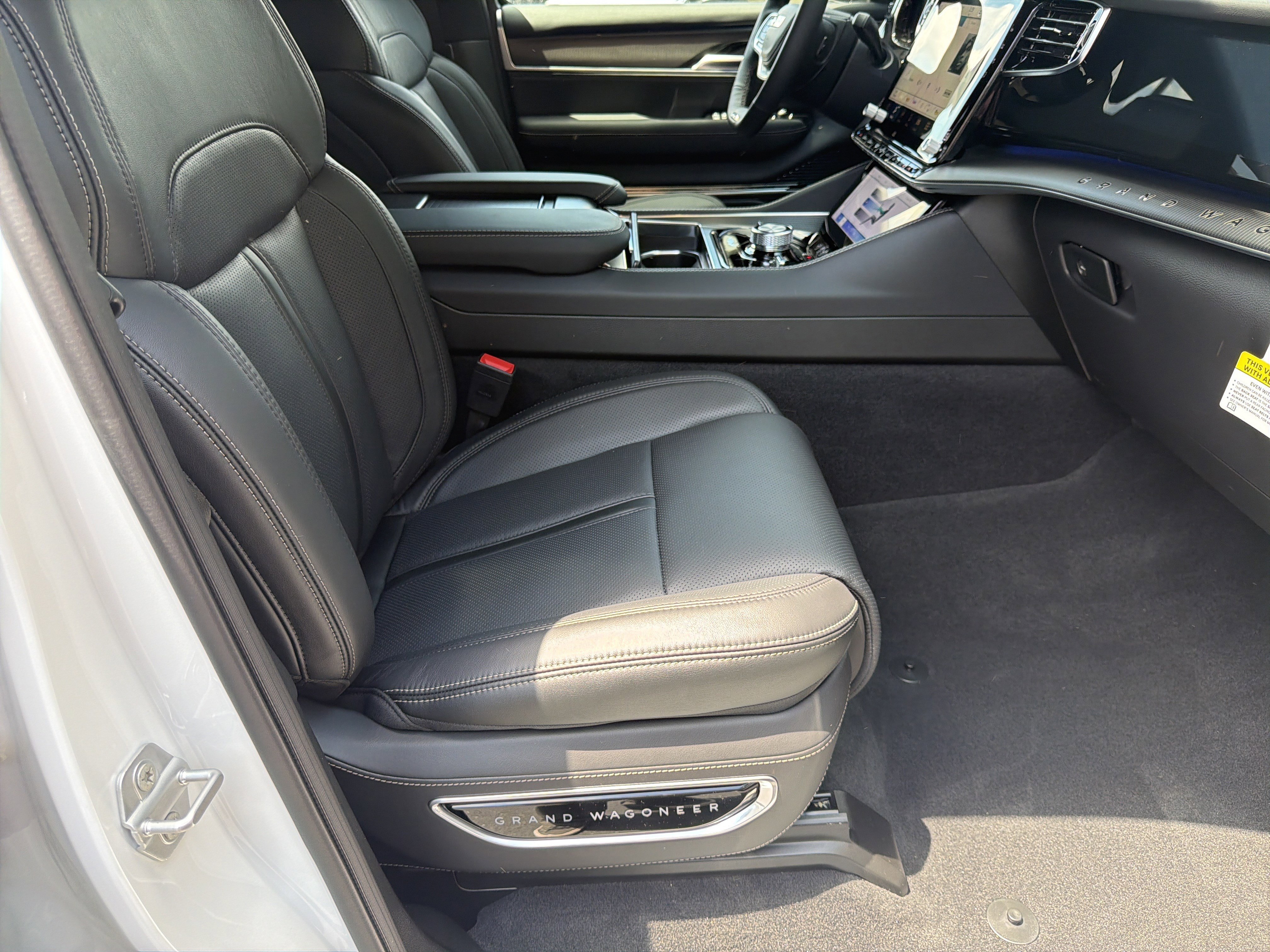 New 2026 Jeep Grand Wagoneer L Summit w/ Premium Group III AWD/4WD image 16