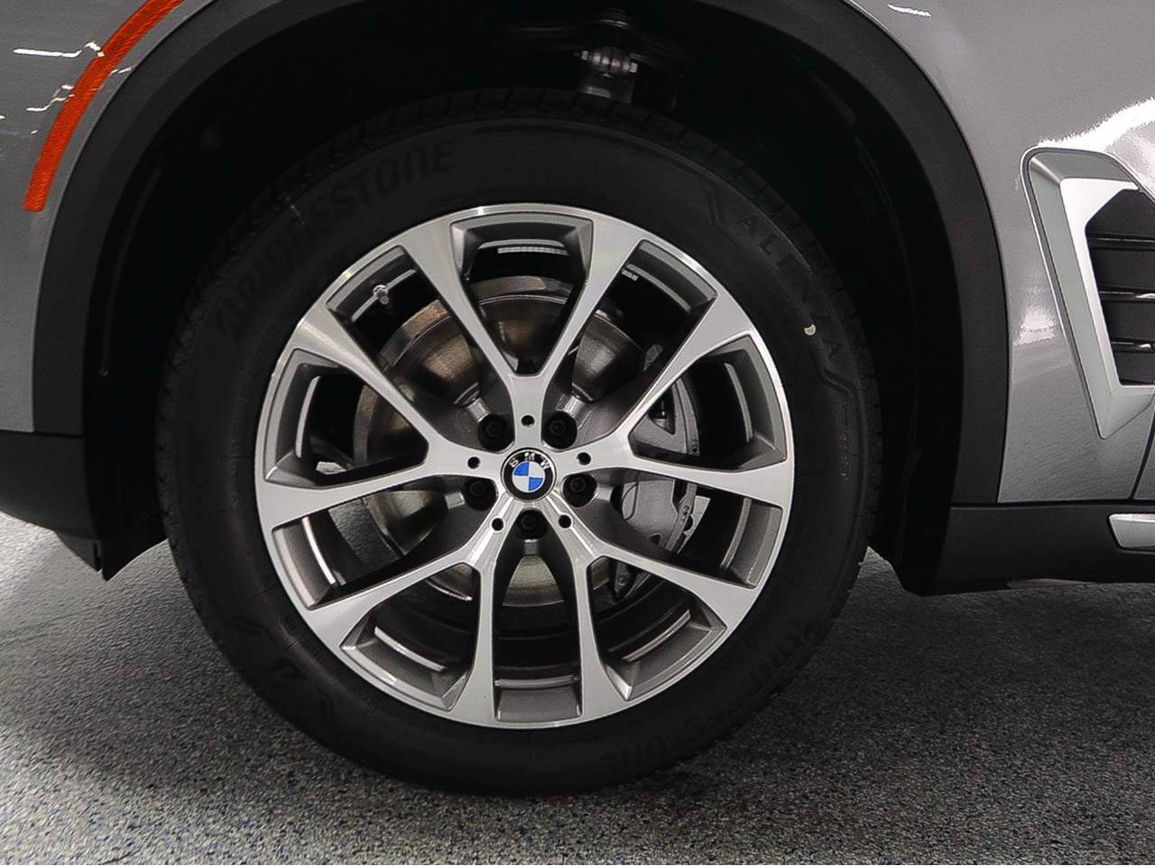 Used 2026 BMW X5 sDrive40i w/ Climate Comfort Package RWD image 5