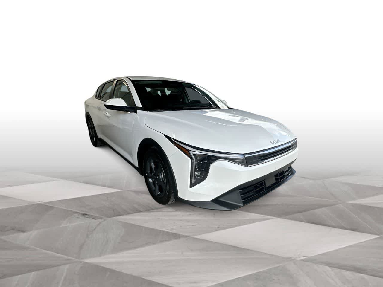 Used 2025 Kia K4 FWD image 2