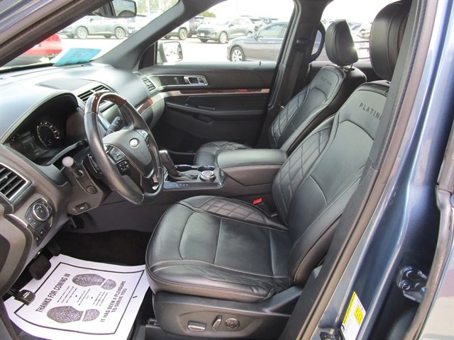 Used 2018 Ford Explorer Platinum AWD/4WD image 16