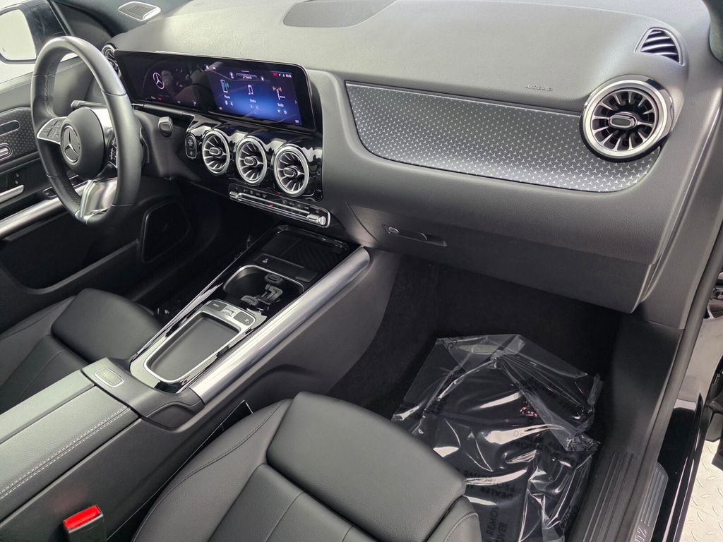 Certified 2025 Mercedes-Benz GLA 250 image 32