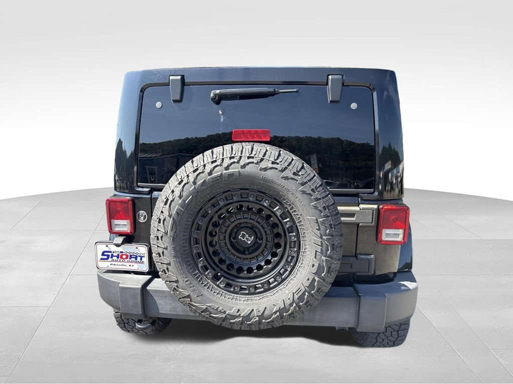 Used 2017 Jeep Wrangler Unlimited Rubicon w/ Connectivity Group AWD/4WD image 8