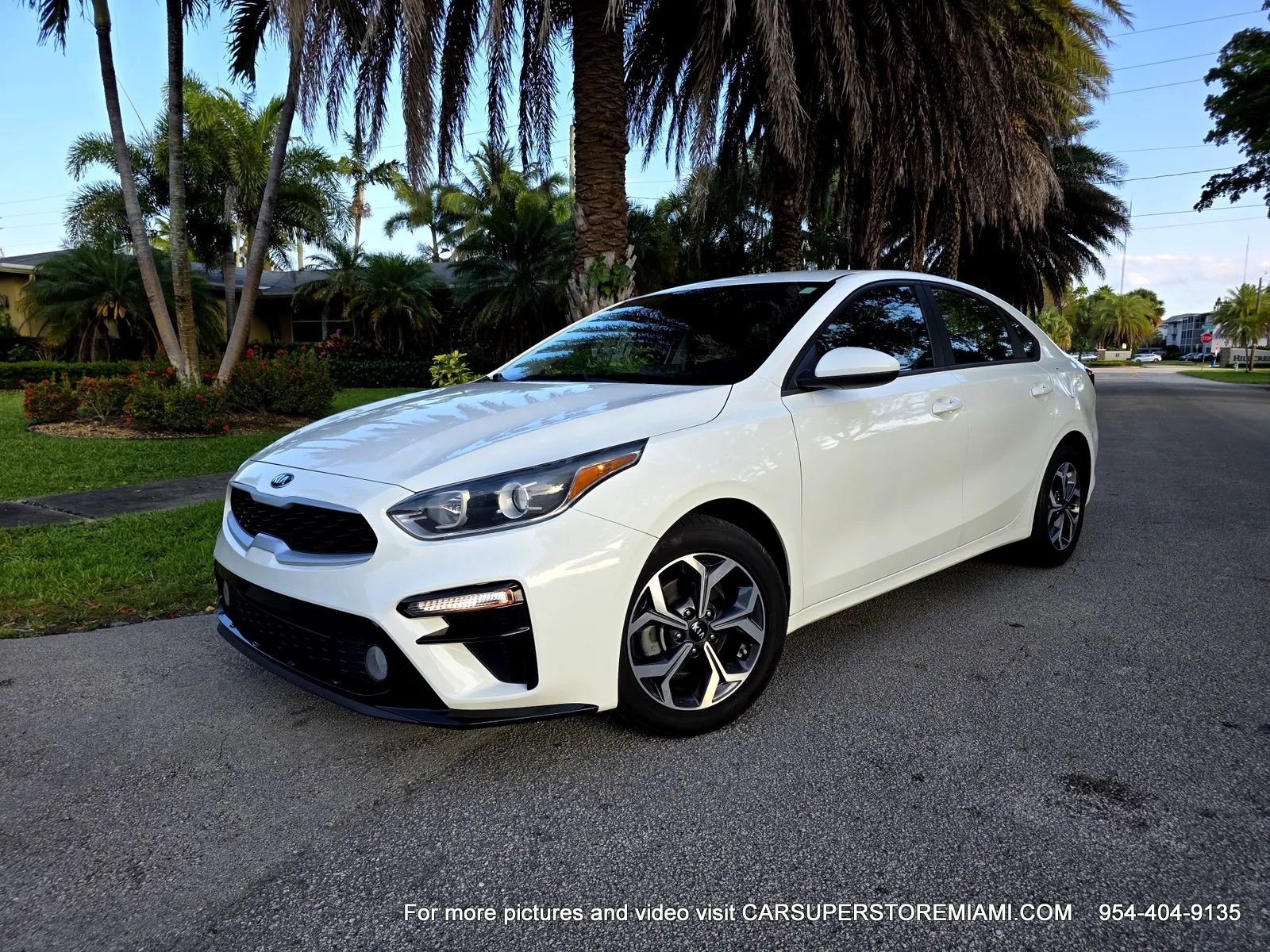 Used 2020 Kia Forte LXS FWD image 4