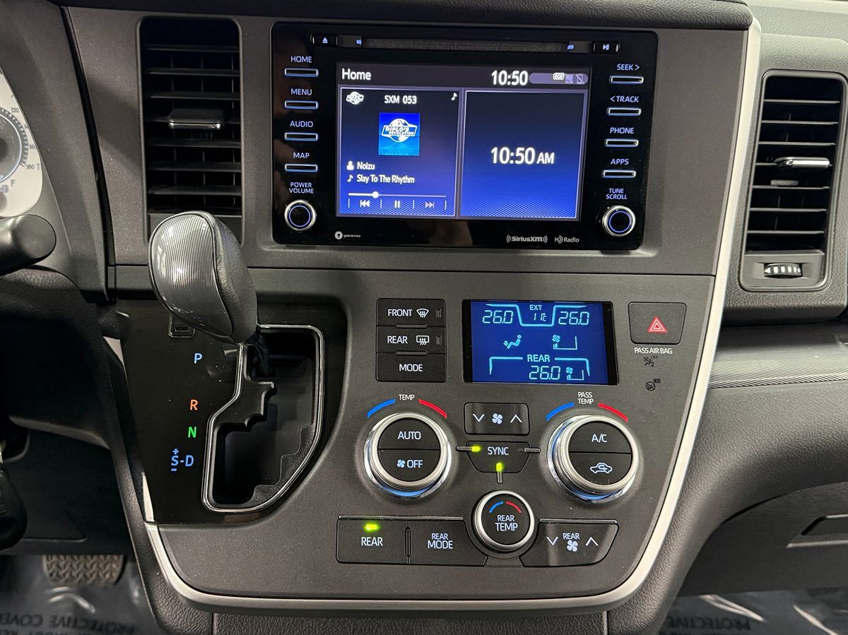Used 2020 Toyota Sienna SE image 20