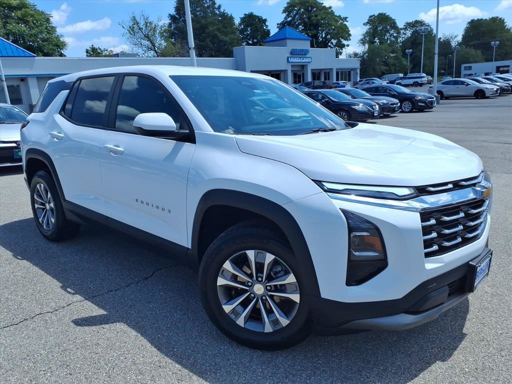 Used 2026 Chevrolet Equinox LT w/ Convenience Package II AWD/4WD image 2