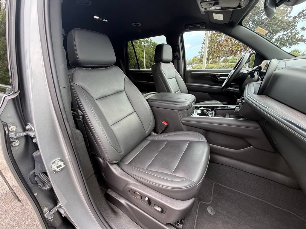 Used 2025 Chevrolet Tahoe Z71 AWD/4WD image 28