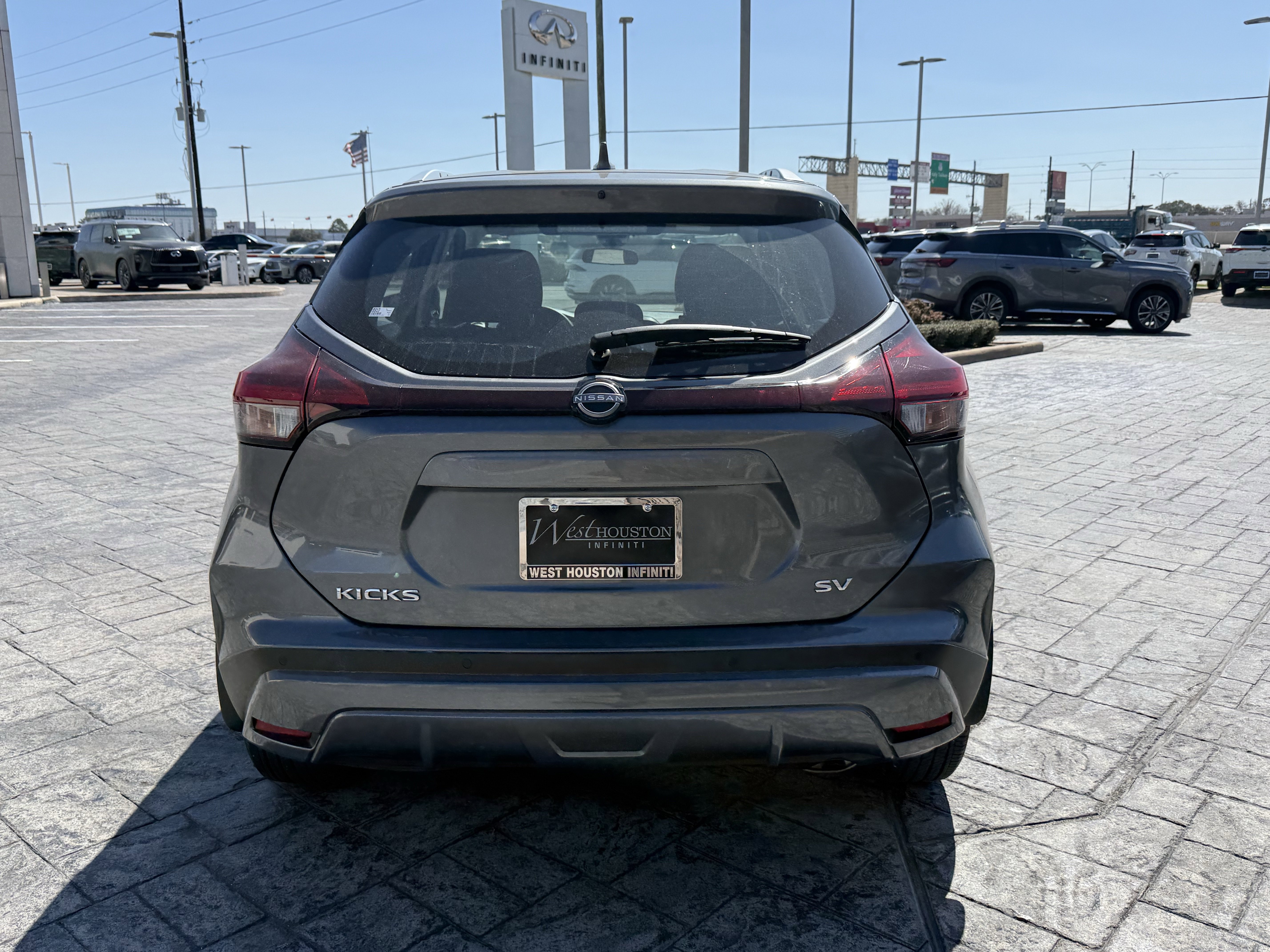 Used 2024 Nissan Kicks SV image 6