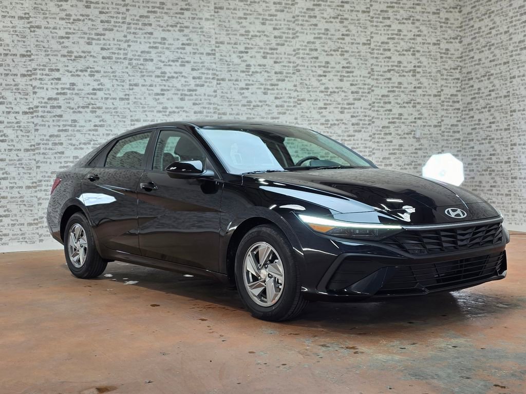 New 2026 Hyundai Elantra SE